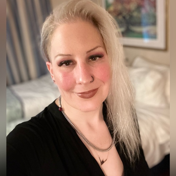 Meet your Posher, Danielle - Picture 6 of 6